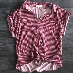 Eden & Olivia tie waist button down shirt - M